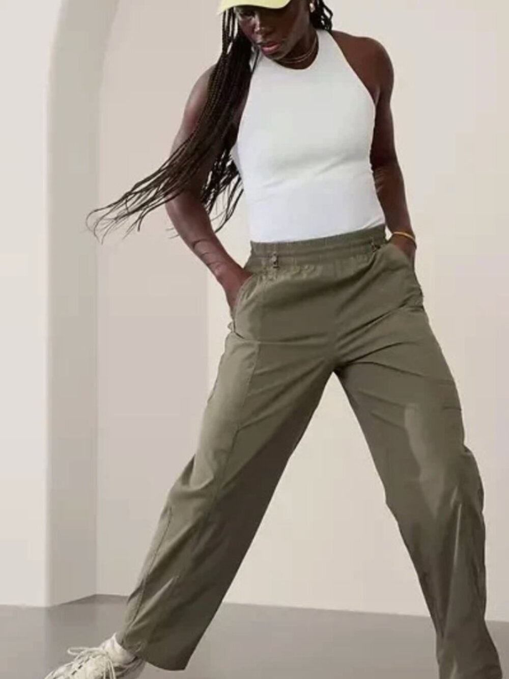 Athleta Cascade High Rise Cargo Pants Womens Medium Green Olive Hiking Gorpcore